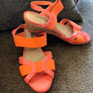 Comfortview orange strapped wedge Size 8W